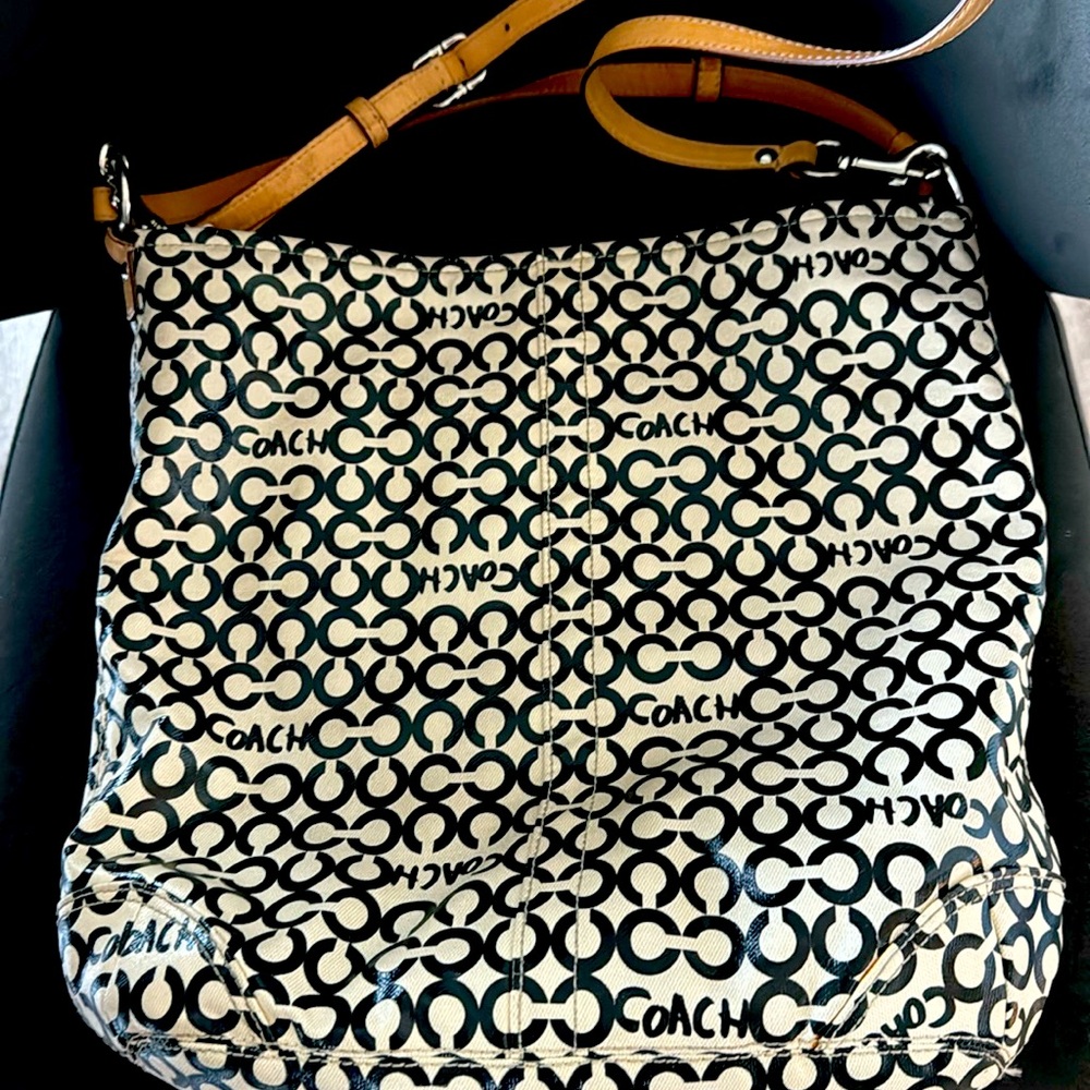 Coach crossbody or shoulder bag! Perfect size 13.5 “ tall x 14” wide. Vintage - Picture 1 of 6